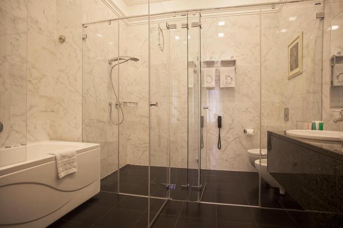 Imagen de la habitación del Hotel Duke. Foto 4