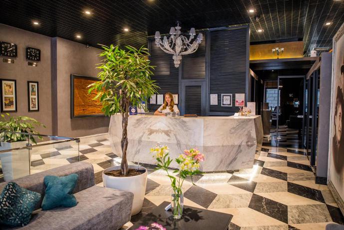 Imagen de los interiores del Hotel Duke. Foto 9