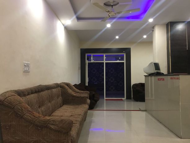 Imagen de los interiores del Hotel Duke Inn. Foto 19
