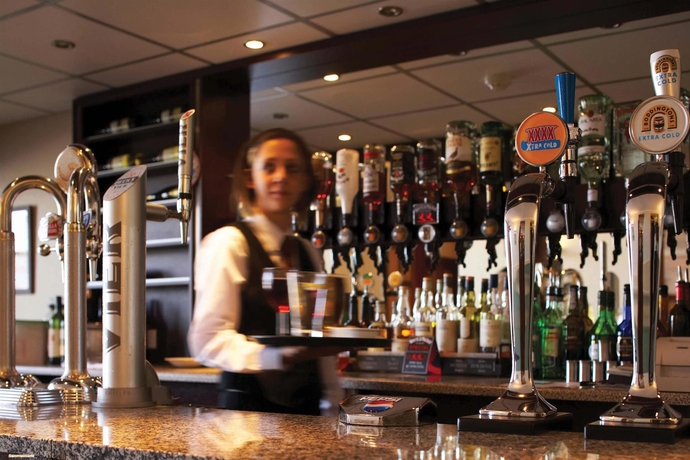 Imagen del bar/restaurante del Hotel Duke Of Cornwall. Foto 4