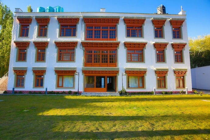 Imagen general del Hotel Duke, Saspul. Foto 5