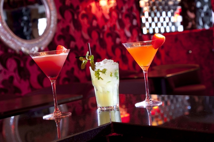 Imagen del bar/restaurante del Hotel Dukes At Queens Boutique. Foto 5