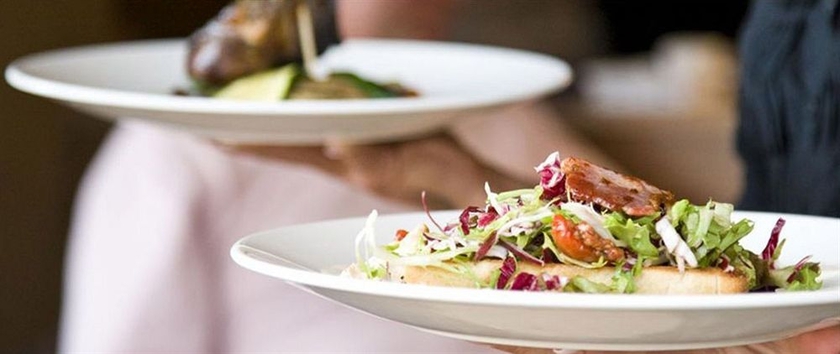 Imagen del bar/restaurante del Hotel Dukes At Queens Boutique. Foto 10