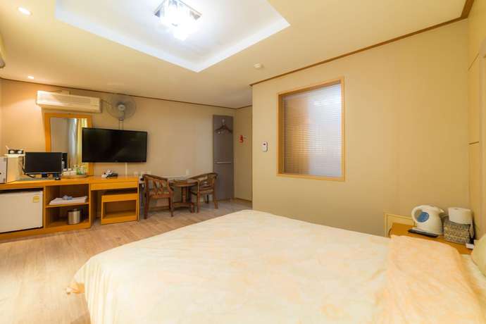 Imagen de la habitación del Hotel Duksan Oncheon Tower Hotel. Foto 5