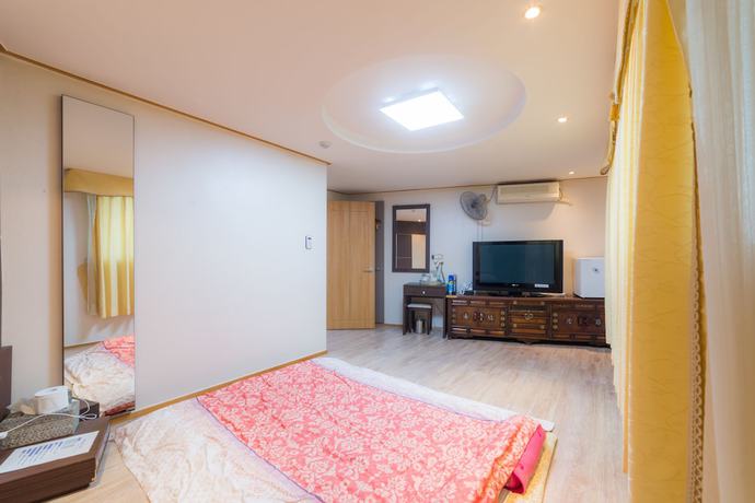 Imagen de la habitación del Hotel Duksan Oncheon Tower Hotel. Foto 6