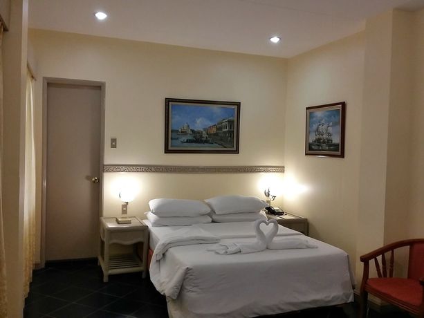 Imagen de la habitación del Hotel Dumaguete Royal Suite Inn. Foto 4