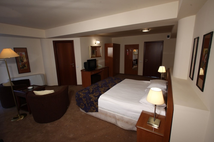 Imagen de la habitación del Hotel Dumbrava. Foto 2