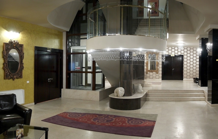 Imagen de los interiores del Hotel Dumbrava. Foto 18