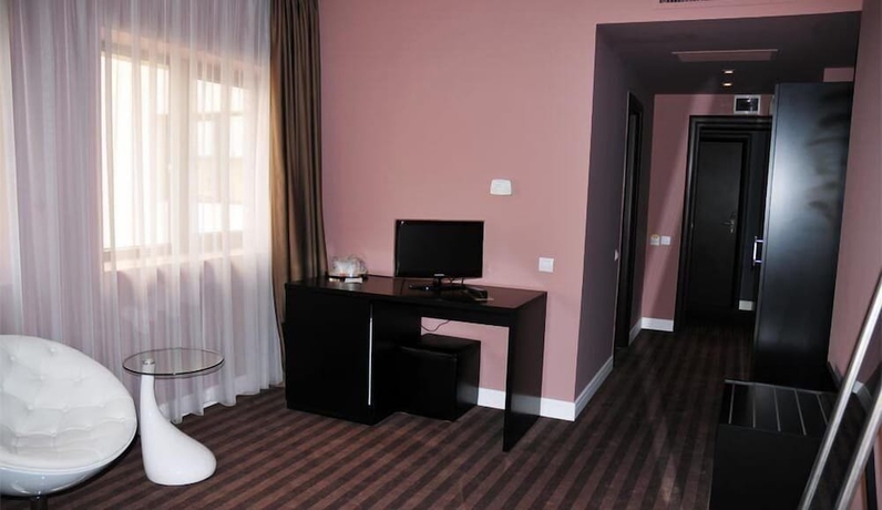 Imagen de la habitación del Hotel Dumbrava. Foto 13