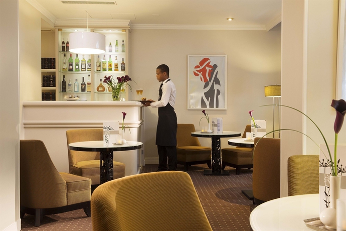 Imagen del bar/restaurante del Hotel Duminy Vendome. Foto 3