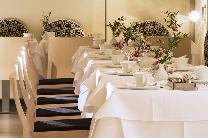 Imagen del bar/restaurante del Hotel Duminy Vendome. Foto 5