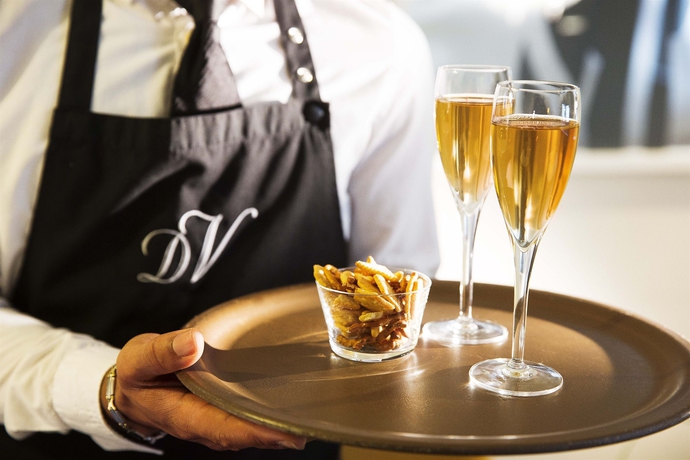 Imagen del bar/restaurante del Hotel Duminy Vendome. Foto 8