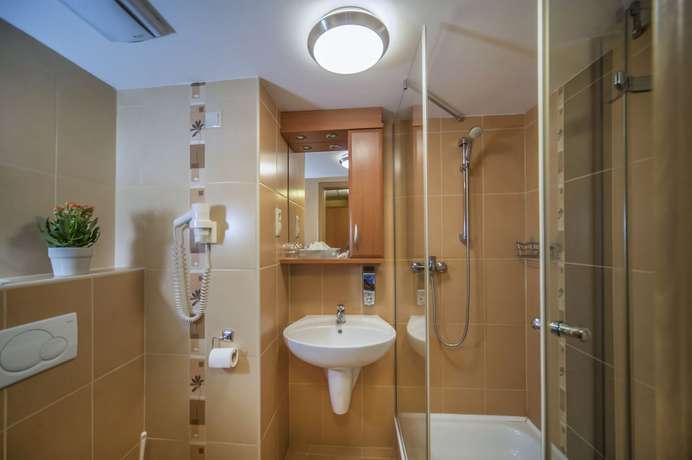 Imagen de la habitación del Hotel Duna, Paks. Foto 13