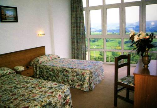 Imagen de la habitación del Hotel Dunas De Oyambre. Foto 6