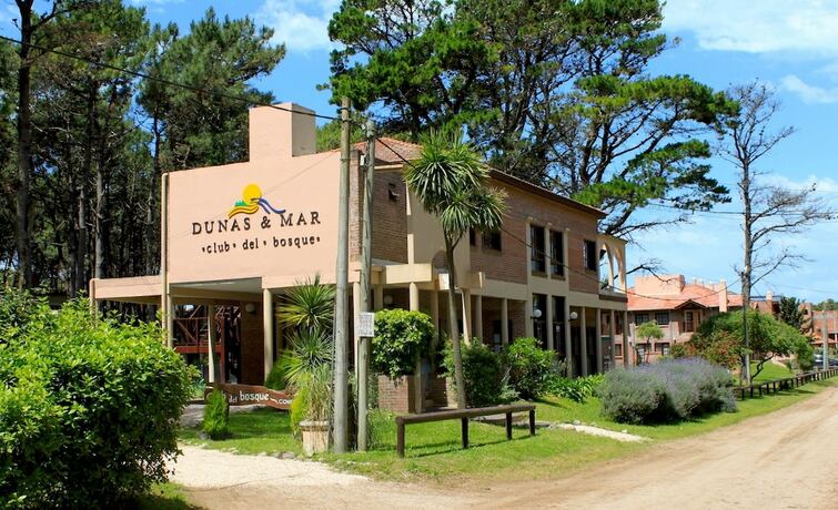 Imagen general del Hotel Dunas Y Mar Club del Bosque. Foto 2