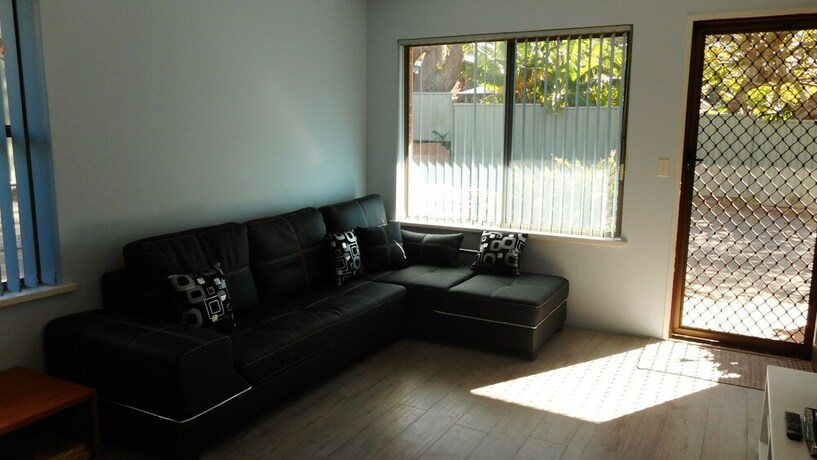 Imagen de la habitación del Hotel Dunbar Court U 45 Memorial Ave SWR. Foto 16
