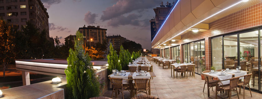 Imagen de los exteriores del Hotel Dundar. Foto 14