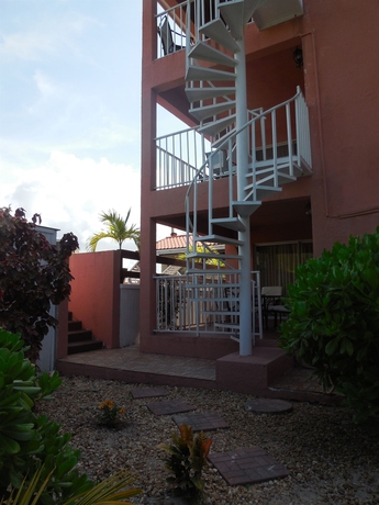 Imagen de los exteriores del Hotel Dundee Bay Villas. Foto 9