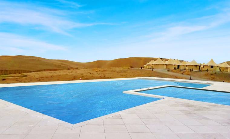 Imagen de la piscina del Hotel Dunes By Al Nahda. Foto 20