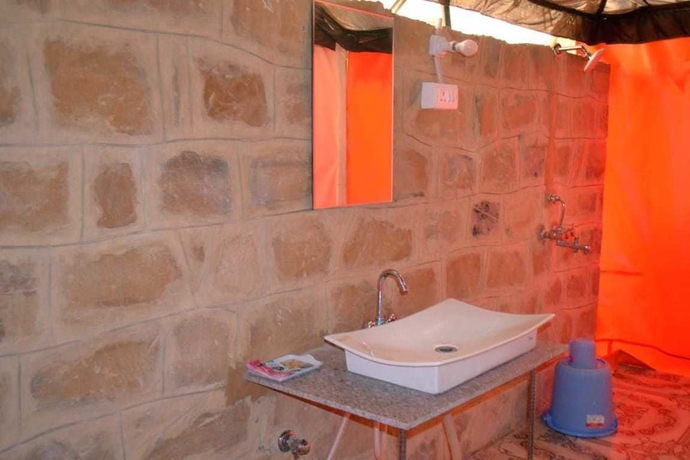 Imagen de la habitación del Hotel Dunes Desert Safari And Camp. Foto 15