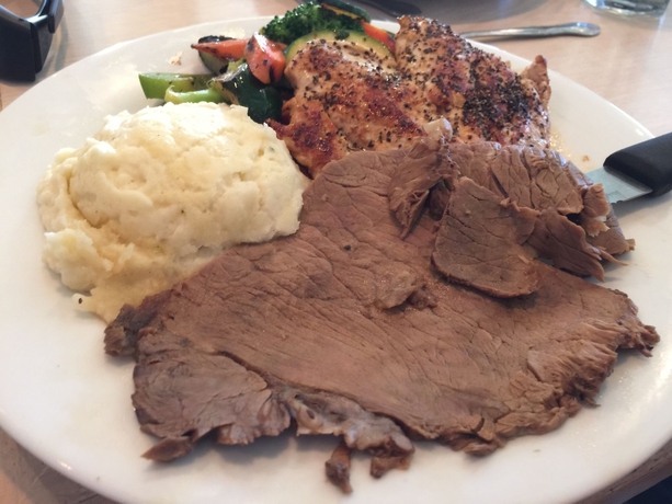 Imagen del bar/restaurante del Hotel Dunes Inn Sunset. Foto 13