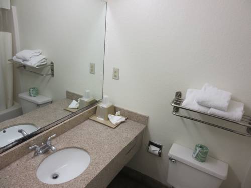 Imagen de la habitación del Hotel Dunes Inn and Suites. Foto 12