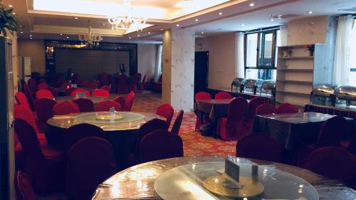 Imagen de la habitación del Hotel Dunhuang Longfeng. Foto 9