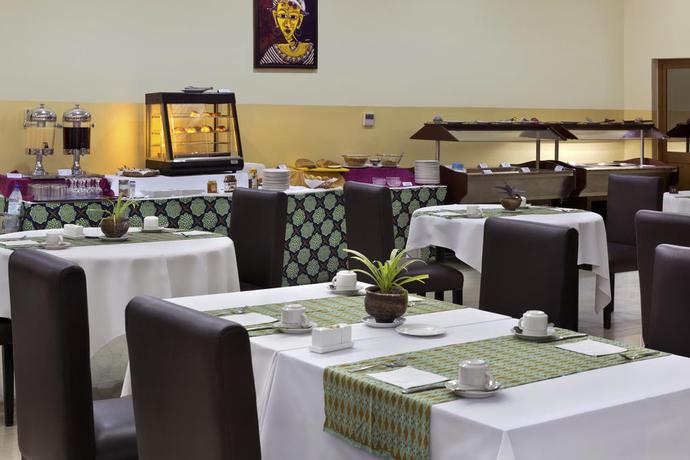 Imagen del bar/restaurante del Hotel Dunia Bissau. Foto 4