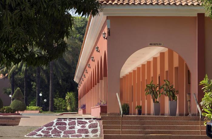 Imagen de los exteriores del Hotel Dunia Bissau. Foto 10