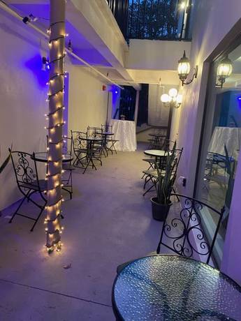 Imagen de los exteriores del Hotel Dunns Josephine. Foto 11