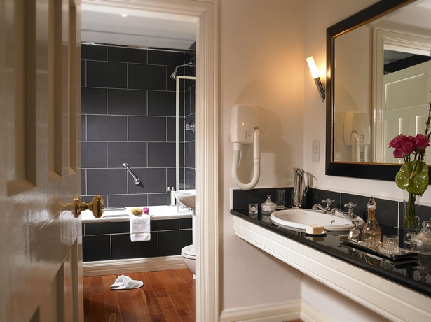 Imagen de la habitación del Hotel Dunraven Arms. Foto 9