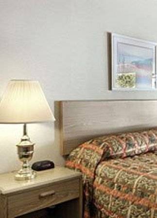 Imagen de la habitación del Hotel Dunsmuir Inn and Suites. Foto 4