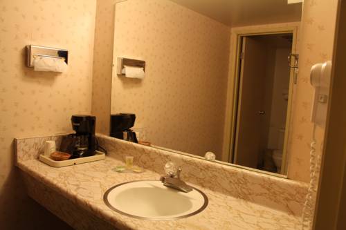 Imagen de la habitación del Hotel Dunsmuir Inn and Suites. Foto 6
