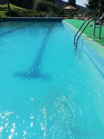 Imagen de la piscina del Hotel Duo, Horn&iacute; Bečva. Foto 19