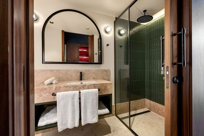 Imagen de la habitación del Hotel Duo Hotel Lisbon, Curio Collection By Hilton. Foto 4