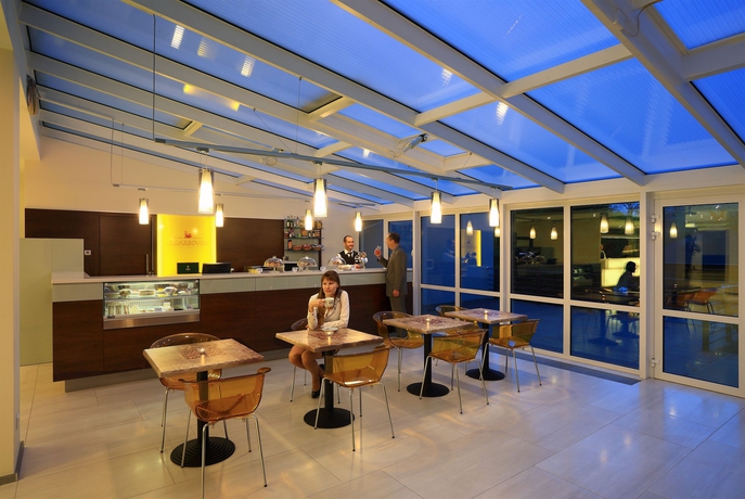 Imagen del bar/restaurante del Hotel Duo, Praga. Foto 4