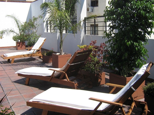 Imagen de los exteriores del Hotel Duomi. Foto 8