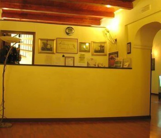 Imagen de los interiores del Hotel Duomo, N&aacute;poles. Foto 8