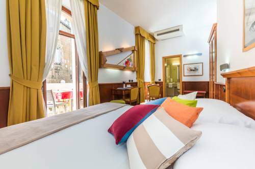 Imagen de la habitación del Hotel Duomo, Sferracavallo. Foto 6