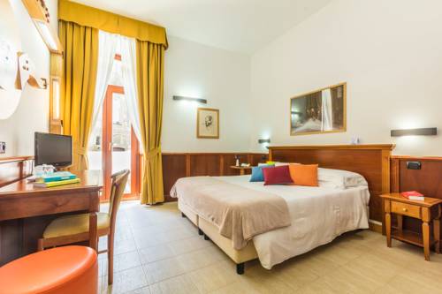 Imagen de la habitación del Hotel Duomo, Sferracavallo. Foto 7