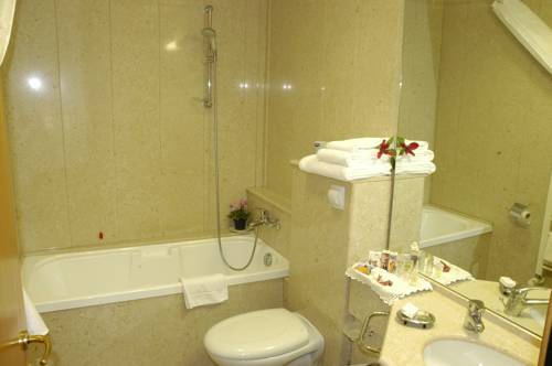 Imagen de la habitación del Hotel Duomo, Sferracavallo. Foto 14