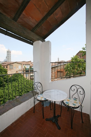 Imagen de los exteriores del Hotel Duomo, Siena. Foto 14