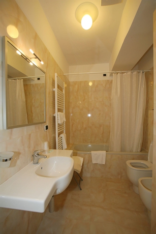 Imagen de la habitación del Hotel Duomo, Siena. Foto 10