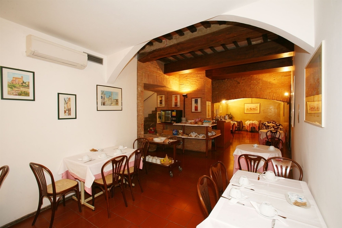 Imagen del bar/restaurante del Hotel Duomo, Siena. Foto 4