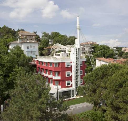 Imagen de los exteriores del Hotel Duparc. Foto 16
