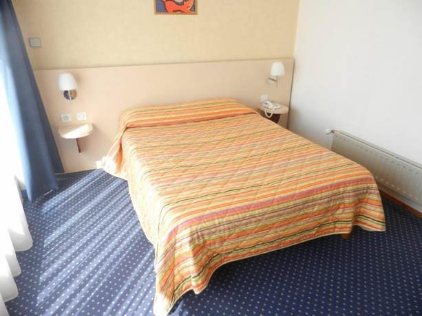 Imagen de la habitación del Hotel Dupleix, Quimper. Foto 13