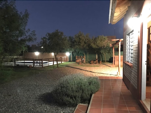 Imagen de los exteriores del Hotel Duplex La Lechuza. Foto 13