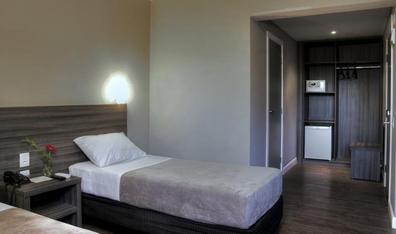 Imagen de la habitación del Hotel Duque Center. Foto 3