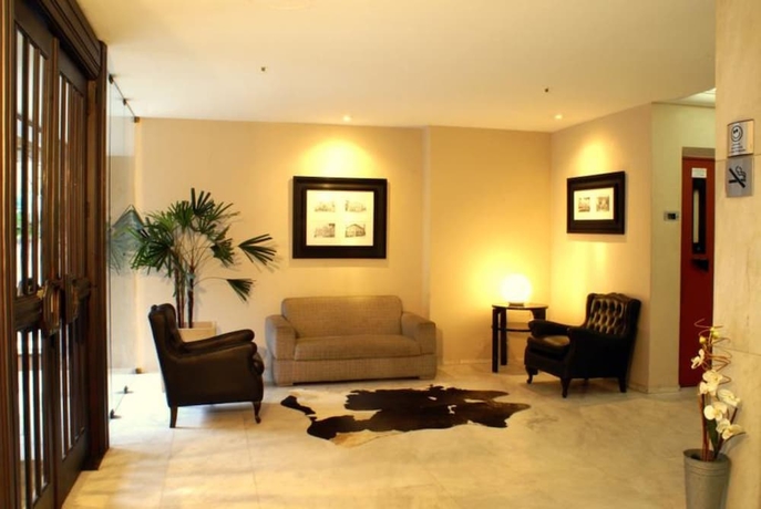 Imagen de los interiores del Hotel Duque Center. Foto 15