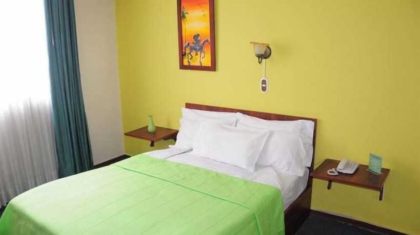 Imagen de la habitación del Hotel Duque. Foto 8